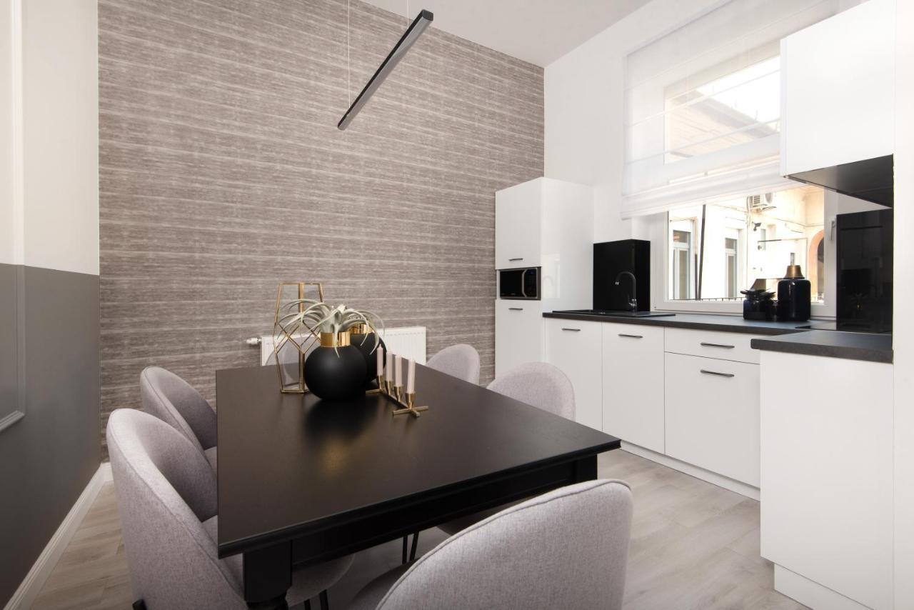 Hollo 3 Bedroom Downtown Apartment Budapest Esterno foto