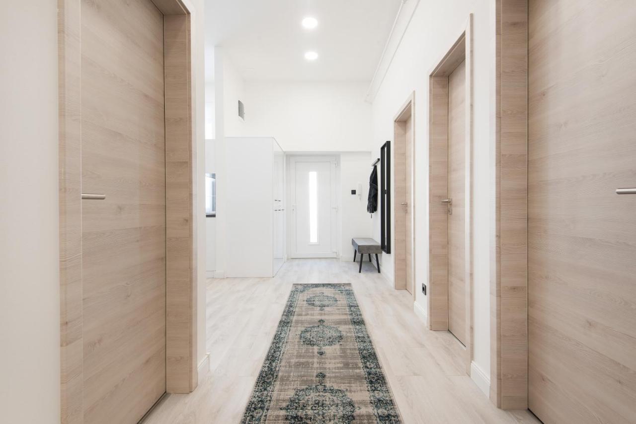 Hollo 3 Bedroom Downtown Apartment Budapest Esterno foto