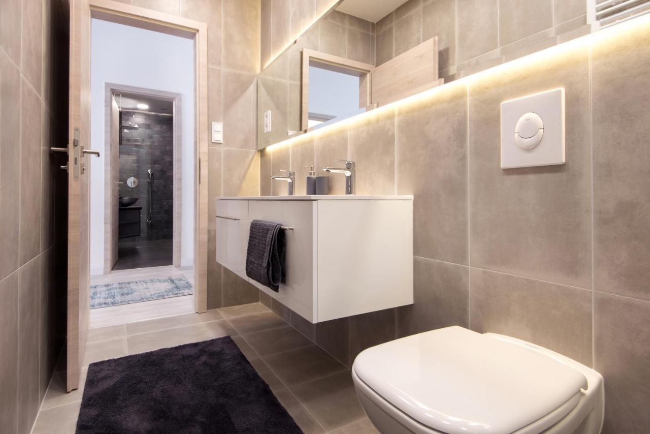 Hollo 3 Bedroom Downtown Apartment Budapest Esterno foto